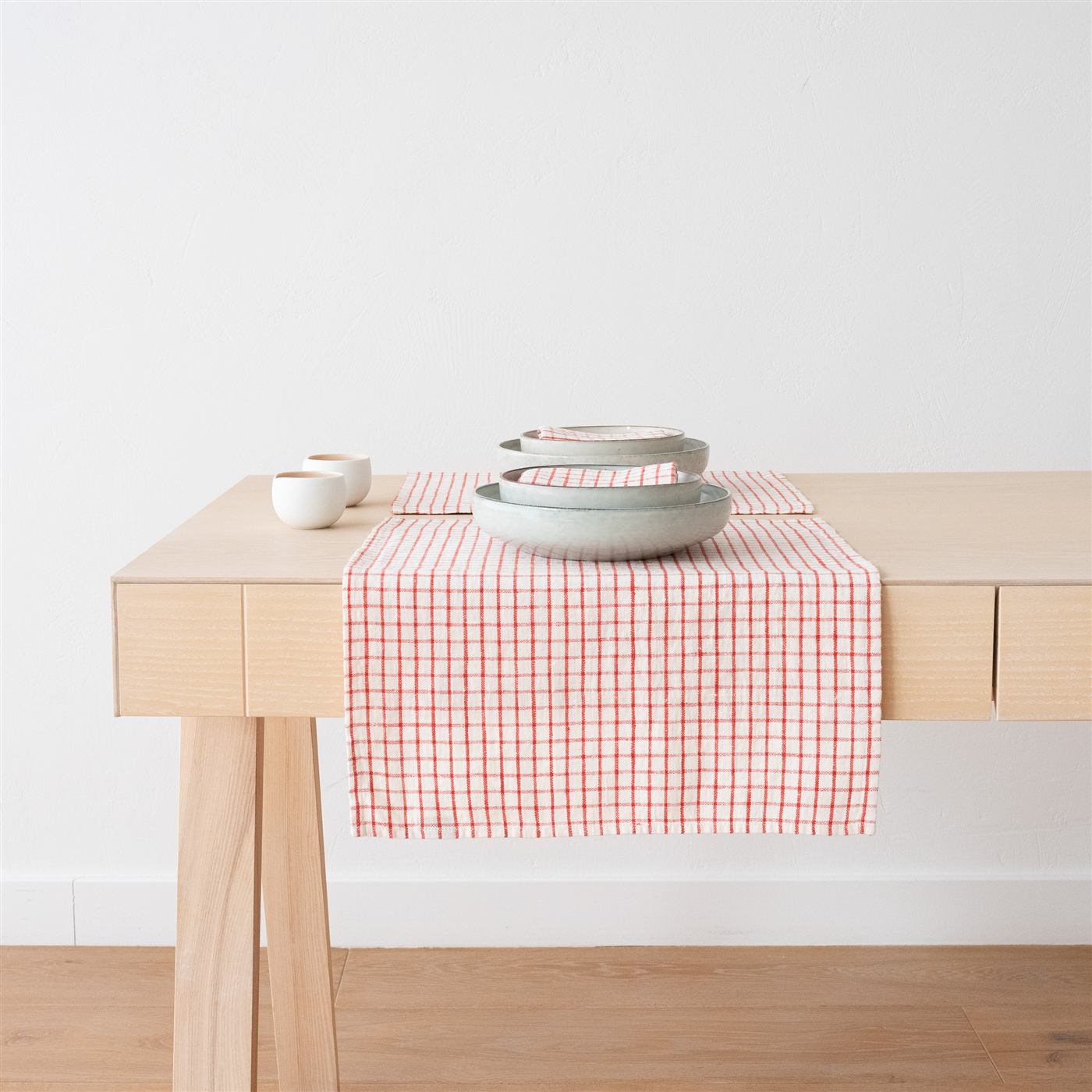 Red and white Graphic Check linen placemat