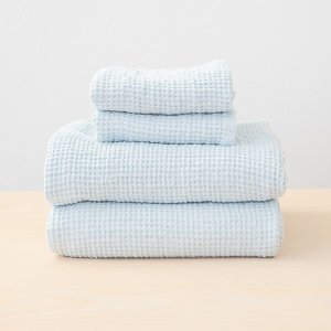 Waffle linen towels light blue