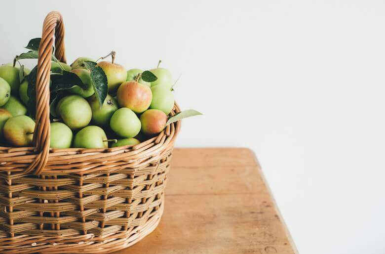 Apples - seasonal recipes - LinenMe